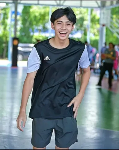 เสื้อบอล แบบแมนๆ เตะบอล