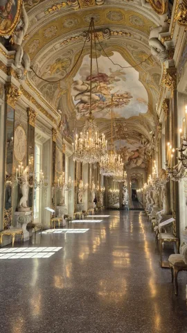 เดินเล่นเรื่อยๆ รอบปราสาท