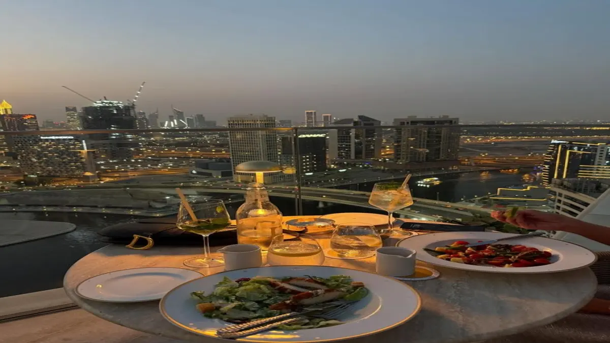 เดทกับศิลปินคนโปรด1วัน(BUS)