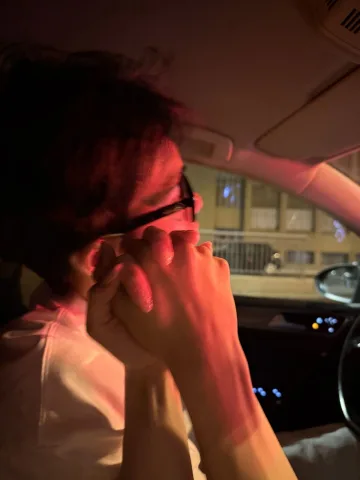 ขับรถเล่นฟังเพลงด้วยกัน