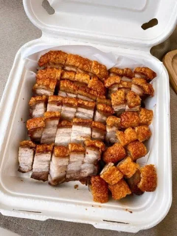 หมูกรอบ