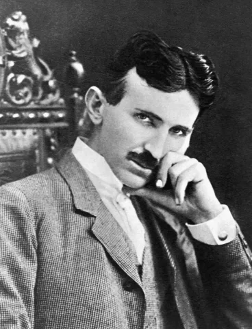 Nikola Tesla นิโคลา เทสลา เป็นผู้ค้นพบไฟฟ้ากระแสสลับ นักฟิสิกส์ วิศวกรเครื่องกล วิศวกรไฟฟ้า และนักทำนายอนาคต ชาวเซอร์เบีย-อเมริกัน