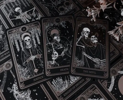 ไพ่สุ่มเวทมนตร์ มีทุกรูปแบบ ถ้าเกิดว่าสุ่มได้เวทมนต์หน่อยก็จะสามารถใช้เวทมนต์นั้นได้ในขณะนั้น