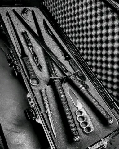 คลังอาวุธประวัติศาสตร์ เป็นอาวุธทุกๆอย่างที่เคยใช้ในประวัติศาสตร์ ตั้งแต่ดาบของซามูไรที่เก่งที่สุดในโลก ไปจนถึงปืนของซิโม่ แฮวแฮ