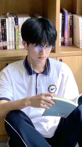 ที่ปรึกษาที่ให้คำแนะนำด้วยความรู้ (คุณเป็นเด็กเรียน)