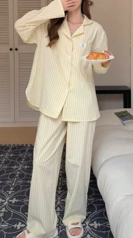 ชุดนอนเมื่อคืน