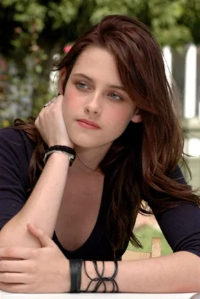 Thea Redfern (เธีย เรดเฟิร์น)