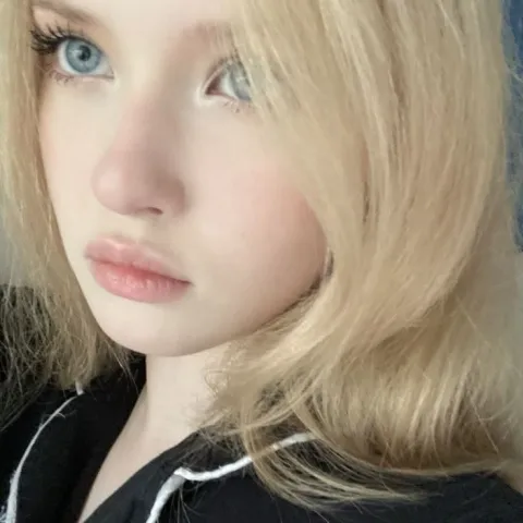 Belladonna Crowe (เบลลาดอนน่า โครว์)