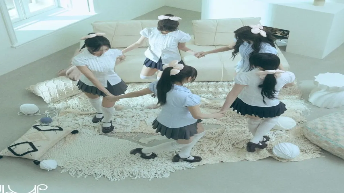 When you are the 6th member of ILLIT