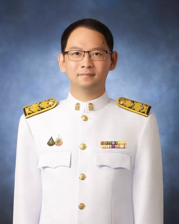 ผู้อำนวยการคนปัจจุบันมีชื่อว่าอะไร ?