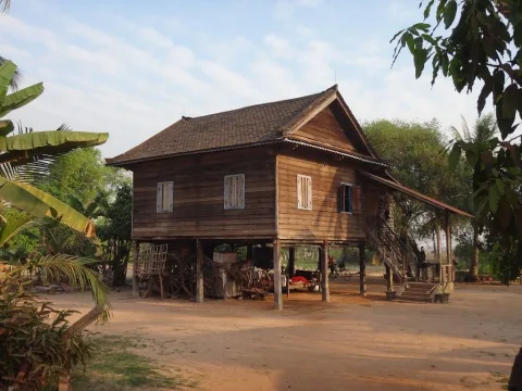 A cozy relative&rsquo;s house (บ้านญาติสุดอบอุ่น)