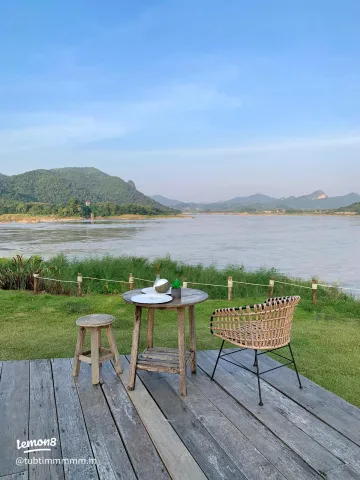 คาเฟ่บ้านติดดิน