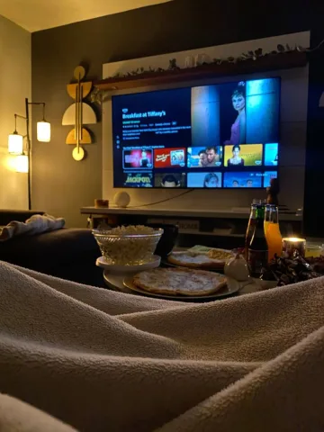 Movie night date