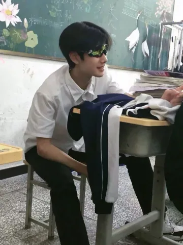 ประธานนักเรียน/รุ่น สุดหล่อ คนโหดที่ชอบแกล้งคุณ