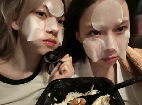 ปวดหัวกับพี่สาวรักหนูจริงมั้ย เห็นแกล้งหนูทุกวัน แล้วมาแบบแพ็กคู่อีก