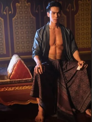 เจ้าเมืองที่ปกครองเมืองอื่นและกลับมาเยี่ยมเยียนน้องชายที่เมืองนี้