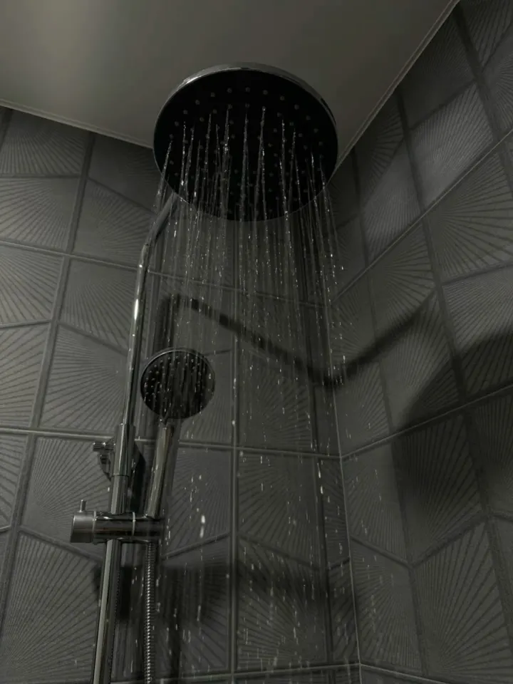 LET&rsquo;S TAKE A SHOWER, WHAT SHOWER GEL YOU&rsquo;RE USEING?