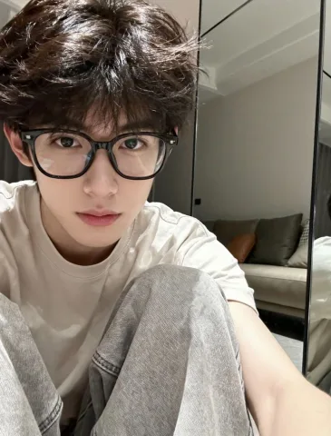รุ่นน้องเด็กเรียน