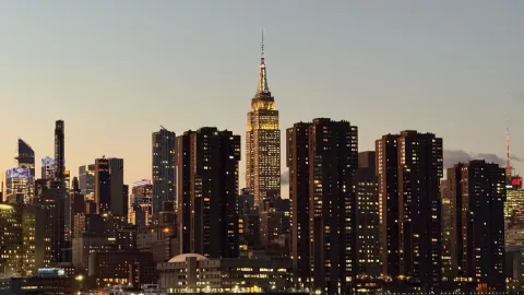 New York &lsquo; America