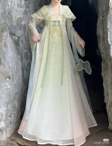 งดงามดุจเทพธิดา สวยสง่าและอ่อนโยน
