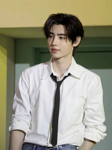 กำนันไผ : เจ็บตรงไหนมั้ยครับหนู //จับตัวคุณ + จับเศษฝุ่นออกจากหัวคุณ Y/n : ขอโทษค่ะ พอดีกำลังก้มหาเงินอยู่ 😓