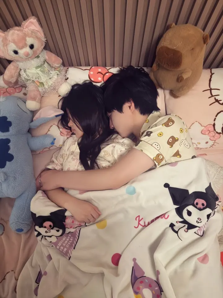 คืนแรกในเรือนหอมหึมา... เขาเดินเข้ามาในห้องนอนแล้วบอกว่า "ชั้นนี้นาย/เธอ นอนคนเดียวได้เลย ฉันจะไปนอนห้องทำงาน"
