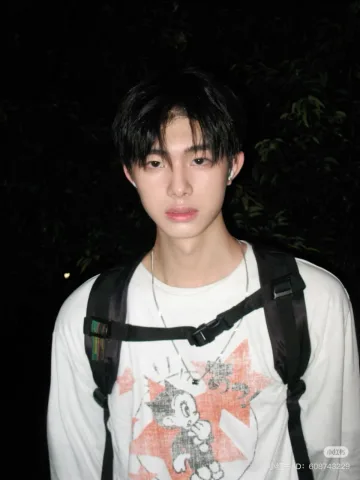 เอฟเพื่อนรุ่นเดียวกัน
