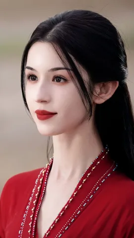 คิ้วเรียว ปากเล็ก สวยคม