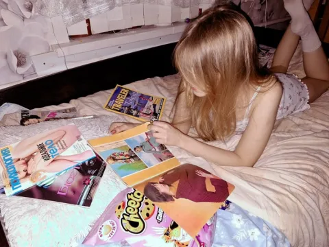 read a book / อ่านหนังสือ