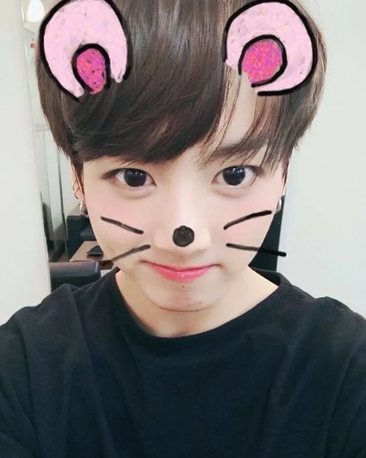 ลูกค้าคนแรก :&rdquo;ผมขอช่อดอกไม้กุหลาบสีไรก็ได้ เอาไปให้แฟนครับ&rdquo;