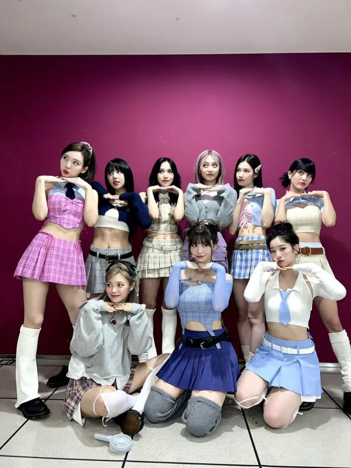 TWICE ♡⑅*ﾟ