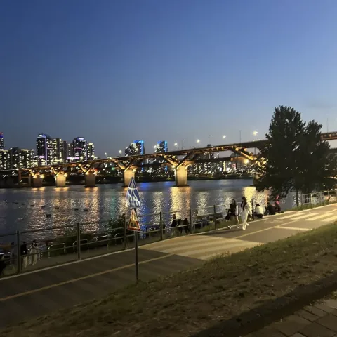 han river