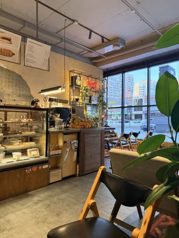 Caf&eacute; &mdash; คาเฟ่
