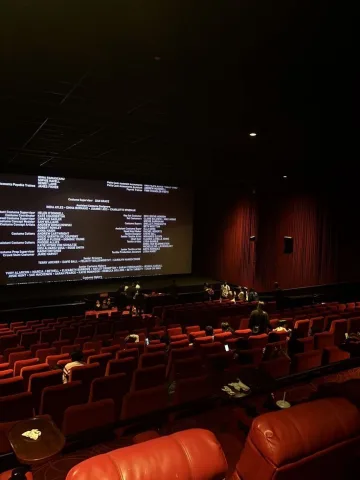 Movie Theater &mdash; โรงหนัง
