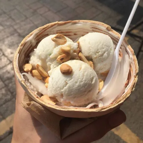 หาอะไรหวาน ๆ กิน