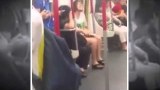 ร้องไห้หนักมาก!! สาวจีนคลั่ง กลางรถไฟฟ้าเหตุ มือถือ แบตหมด
