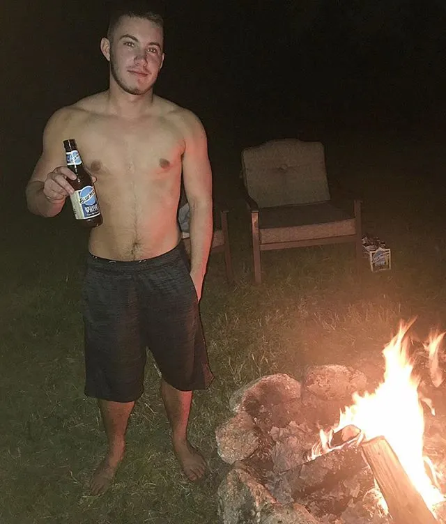 Having a cold one around the fire before Thanksgiving. This is the second year I've not been welcomed into my family's thanksgiving because I'm transgender. If you're in the same situation I want you to know that you are NOT aloneand that I feel for you. I know it can be tough around the holiday seasons when your fam doesn't accept youbut please don't blame yourself okay? You're doing the right thing by being YOU! And you deserve to hear that from someoneso I'm saying it to you right now. CHEERS 🍻 to another holiday season being mysel "Blood makes related loyalty makes you family" 👊🏼 #thanksgiving #ftm #transman #transgender #transguy #transisbeautiful #femaletomale #lgbtpride #fitness #shirtless #cuteboy #boy #trans #noshirt #fashion #countryboy #lgbt #gay #model #loveislove #campfire #pride #beer #bluemoon #barefoot #selflove #loveyourself #outdoors #fall