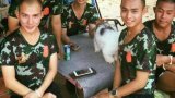 พล่ากุ้งดราม่าอีก! เจ้าตัวโพสท์ชี้แจง หลังโพสท์รูปทหารเกย์ ชาวเน็ตติงโพสท์เหยียดเพศ ฆ่าตัวตายชัดๆ