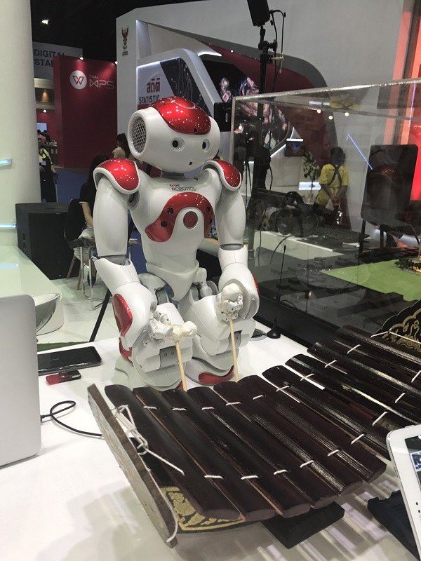 ชมศึกหุ่นยนต์ชนหุ่นยนต์ ที่ “Digital Thailand Big Bang 2017”