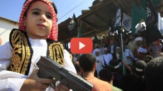 ช็อค !! คลิปวีดีโอพวกก่อการร้ายอิสลาม ฝึกเด็กตั้งแต่ 6 ขวบให้เริ่มฆ่าและสอนพลีชีพเพื่อเกียรติแห่งองค์อัลเลาะห์