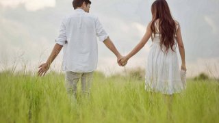 จูงหนุ่มขึ้นสวรรค์ ด้วยสองมือเรา