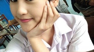 เห้ย จริงหรือเนี้ย! &ldquo;นักเรียนสาว&rdquo; หน้าตาน่ารัก โพสต์เฟส ธรรมดา แต่ชาวเน็ต โฟกัส ที่ท่อนล่างเท่านั้นละ.. วันที่ 19 มีนาคม 2018