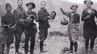 ภาพที่เห็นอยู่นี้คือเหตุการณ์ปี 1945 ช่วงก่อนสงครามโลกครั้งที่2ยุติ แต่ไม่เคยพูดถึง เรื่องจริงทางประวัติศาสตร์