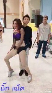 ทนได้ขนาดนี้ก็สุดยอดล่ะ - -