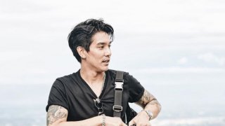 10 ลุคเท่ๆ &ldquo;ดีเจ แมน&rdquo; หล่อ เข้ม ผู้หญิงเห็นแล้วต้องเหลียวหลัง