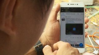 วันละกลอน"เข้าพักม่านรูด!รีสอร์ท!ตรวจสอบกล้องด้วยเด้อ..ไม่งั้นจะได้เป็นดาราAV ฟรีค่าตัว อิอิ