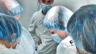 หายาก! คุณแม่วัย 39 ผ่าคลอดลูกแฝด มีมดลูก 2อันเชื่อมกันเป็นรูปหัวใจ