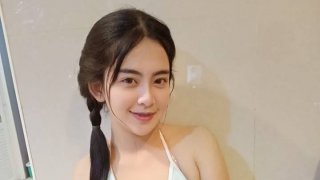 (คลิป) น้องแวน เต้นในผับเบาๆ ยังไงให้ได้ 3 ล้านวิว ดูแล้วรู้เลย