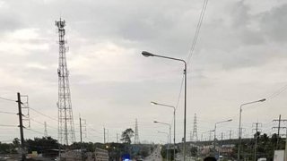 คลิป..มอเตอร์ไซด์"ย้อนศร"ขึ้นสะพาน ชนรถยนต์ดับคาที่!!