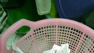 โคตรเจ็บ! หนุ่มไปหาแฟนที่ห้อง เพื่อฉลองที่ได้เลื่อนตำแหน่ง แต่กลับพบถุงยางใช้แล้วถูกทิ้งอยู่ในถังขยะ